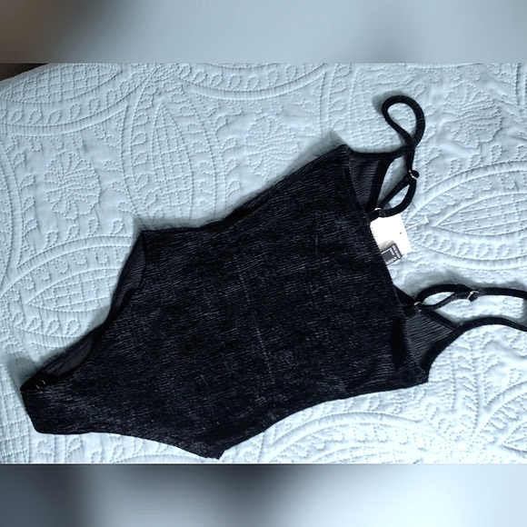 NWT Forever 21 ribbed black velvet bodysuit - Picture 4 of 10